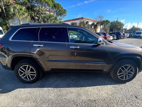 Used 2021 Jeep Grand Cherokee Limited AWD/4WD image 31