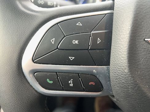 Used 2022 Chrysler Pacifica Touring-L image 26