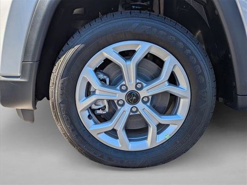 New 2026 Jeep Compass Latitude image 9