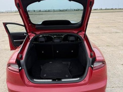 Used 2021 Kia Stinger GT-Line w/ Sun & Sound Package RWD image 4