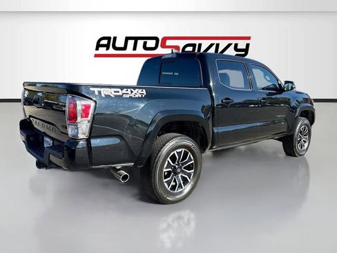 Used 2022 Toyota Tacoma TRD Sport w/ Technology Package image 7