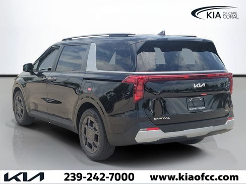 New 2026 Kia Carnival EX FWD image 4