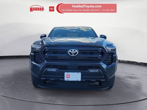 Certified 2025 Toyota Tacoma SR5 AWD/4WD image 8
