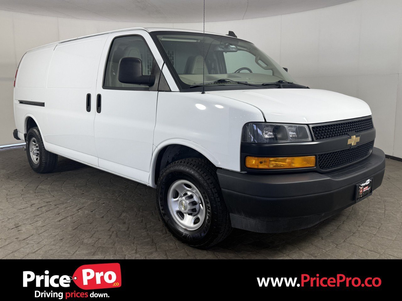 Used 2022 Chevrolet Express 3500 w/ Driver Convenience Package RWD image 1