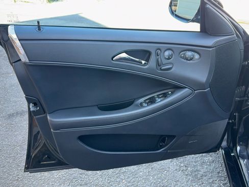 Used 2008 Mercedes-Benz CLS 550 image 13