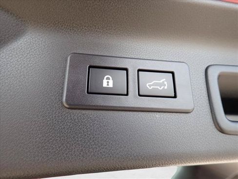 Certified 2025 Subaru Forester Premium AWD/4WD image 9