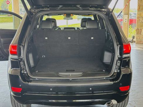 Used 2021 Jeep Grand Cherokee Laredo X AWD/4WD image 12