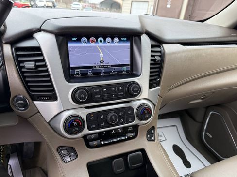 Used 2019 GMC Yukon XL SLT w/ Premium Edition AWD/4WD image 10