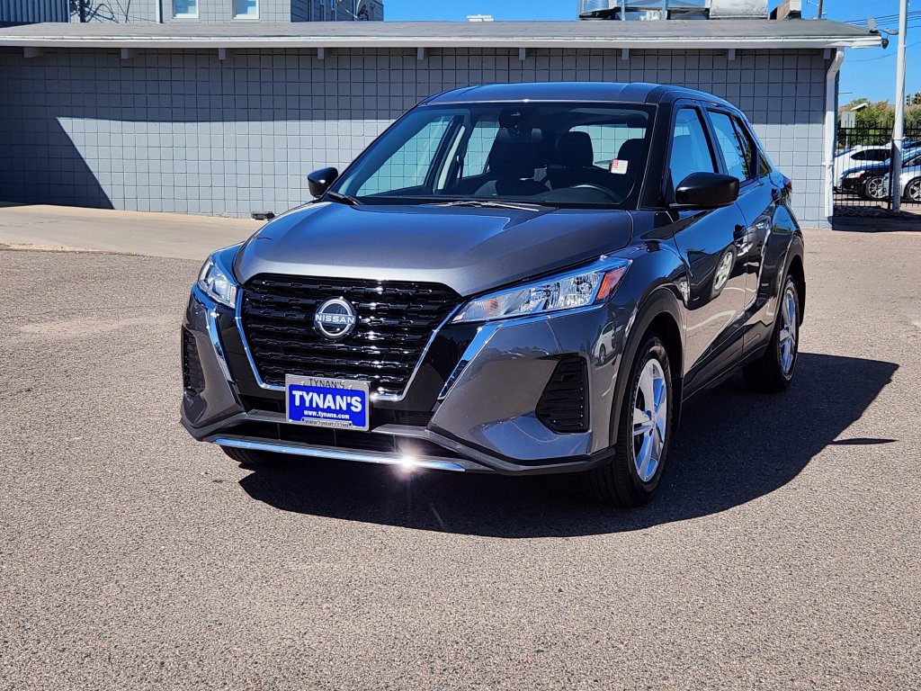 Certified 2025 Nissan Kicks Play S FWD image 3