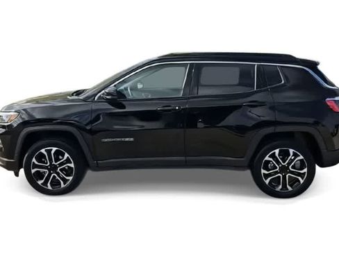 Used 2022 Jeep Compass Limited image 5