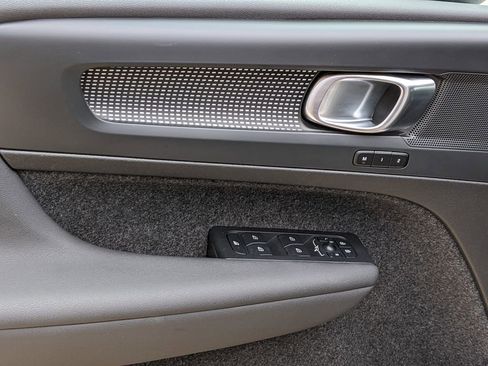 Certified 2025 Volvo XC40 B5 Plus image 10