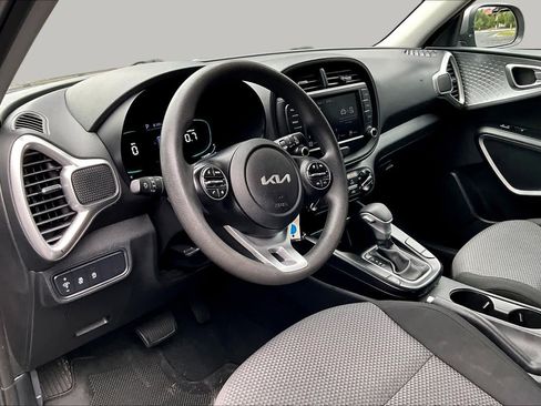 Used 2024 Kia Soul LX w/ Option Group 015 FWD image 18