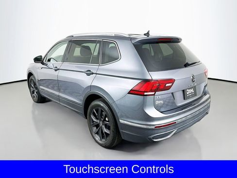 Used 2024 Volkswagen Tiguan SE w/ Panoramic Sunroof Package image 9