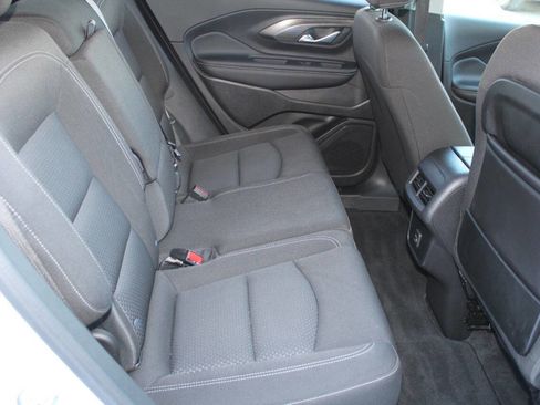 Used 2024 GMC Terrain SLE image 19