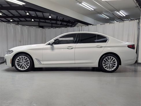 Used 2022 BMW 530i w/ Premium Package image 25
