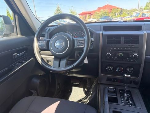 Used 2012 Jeep Liberty Sport w/ Popular Equipment Group AWD/4WD image 8