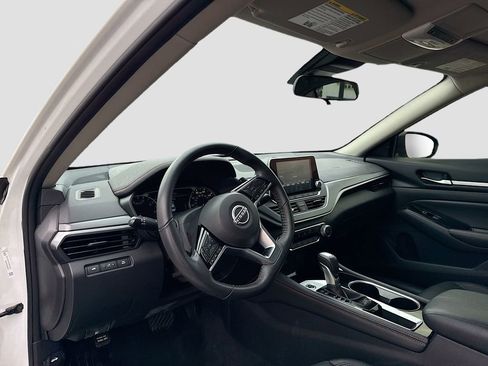 Used 2024 Nissan Altima 2.5 SR image 8