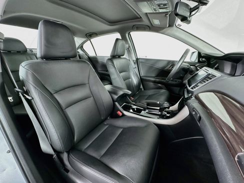 Certified 2017 Honda Accord EX-L image 28