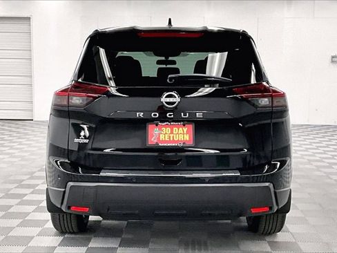 New 2025 Nissan Rogue SV image 4