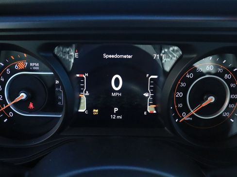 New 2026 Jeep Wrangler Unlimited Rubicon w/ Convenience Group image 4