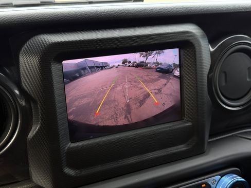 Used 2023 Jeep Wrangler Unlimited Sport image 22