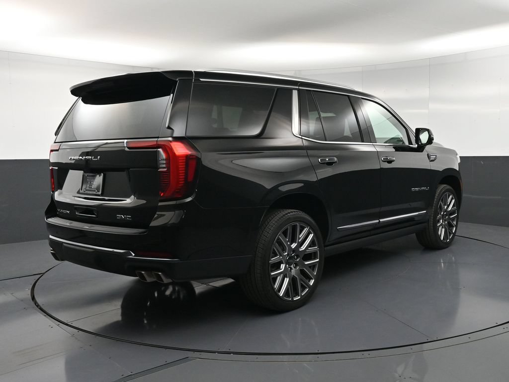 Used 2026 GMC Yukon Denali Ultimate w/ LPO, Floor Liner Package AWD/4WD image 8