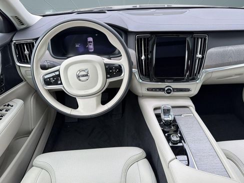 Used 2025 Volvo S90 B6 Ultra image 28