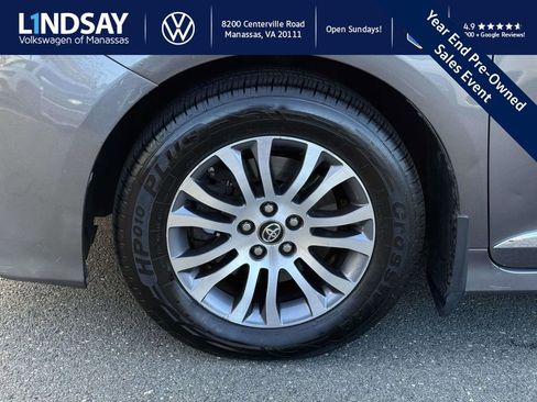 Used 2018 Toyota Sienna XLE image 8