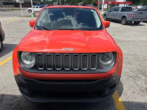 Used 2016 Jeep Renegade Latitude w/ Cold Weather Group AWD/4WD image 1