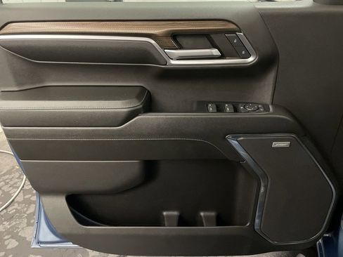 Used 2024 Chevrolet Silverado 1500 LT Trail Boss w/ Convenience Package II image 16