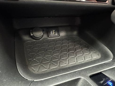 Used 2023 Toyota RAV4 XLE Premium AWD/4WD image 19