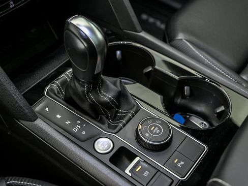 Certified 2022 Volkswagen Atlas Cross Sport SE image 20