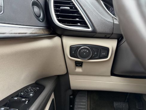 Used 2018 Lincoln MKX Reserve w/ Driver Assistance Package image 28