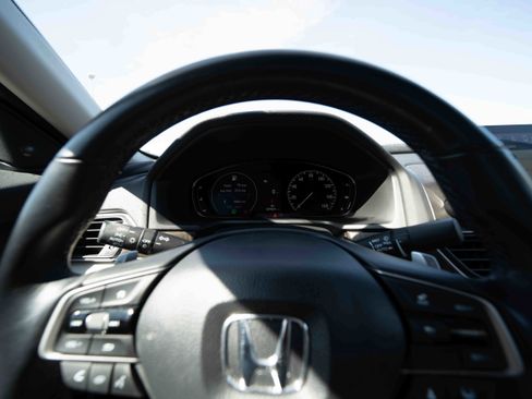Used 2022 Honda Accord Touring image 15