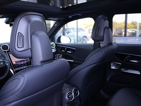 Used 2024 Mercedes-Benz GLC 300 4MATIC image 20
