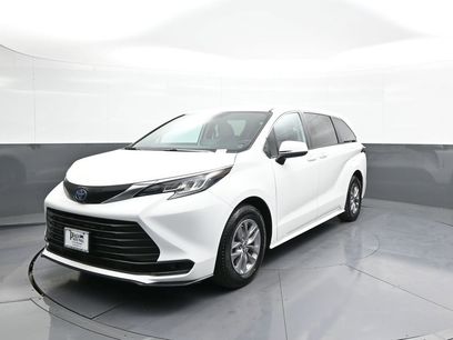 Certified 2023 Toyota Sienna LE