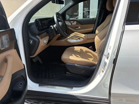 Used 2025 Mercedes-Benz GLS 450 4MATIC image 8