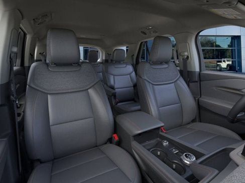 New 2026 Ford Explorer Active w/ Active Comfort Package image 10