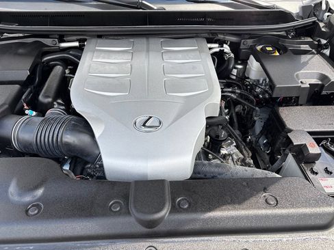 Used 2023 Lexus GX 460 Premium w/ Premium Package AWD/4WD image 10