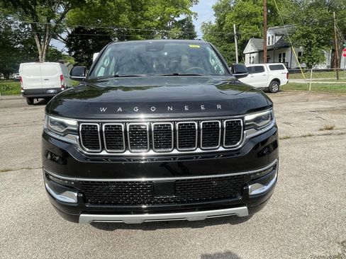 Used 2023 Jeep Wagoneer L Series II w/ Premium Group I AWD/4WD image 13