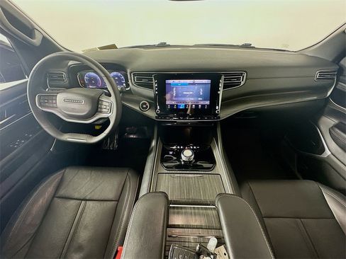 Used 2024 Jeep Wagoneer Series II w/ Flexible Seating Group image 10