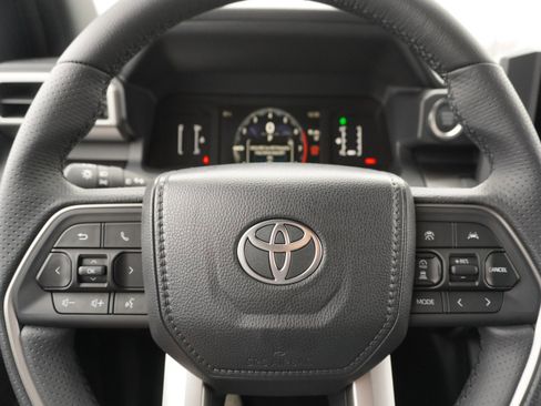 New 2026 Toyota 4Runner SR5 image 24