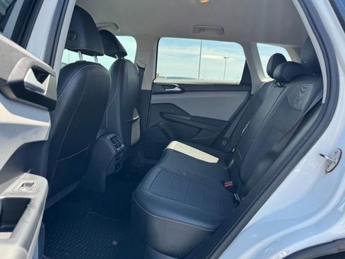 Used 2022 Volkswagen Taos SE AWD/4WD image 10