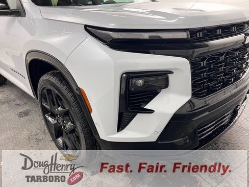 New 2026 Chevrolet Traverse RS w/ LPO, Floor Liner Package FWD image 9