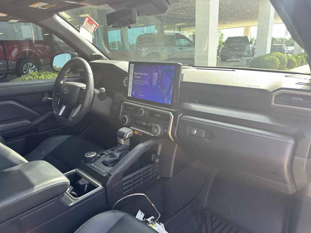 Used 2025 Toyota 4Runner Limited w/ Tow Technology Package AWD/4WD image 31