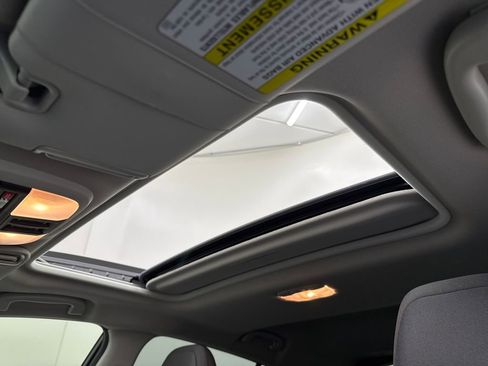 Used 2025 Subaru Crosstrek 2.0i Premium image 21