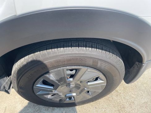 Used 2025 Nissan Kicks S FWD image 14