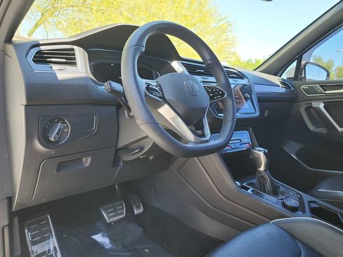 Used 2022 Volkswagen Tiguan SEL R-Line AWD/4WD image 2