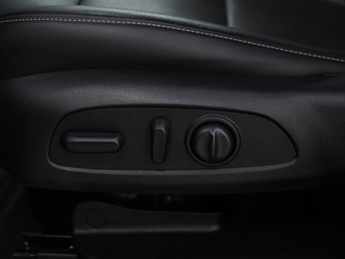 Used 2019 GMC Acadia SLT w/ LPO, Floor Liner Package image 32