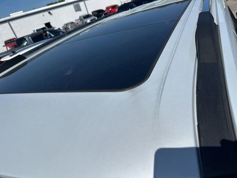 Used 2025 Ford Expedition Platinum image 13